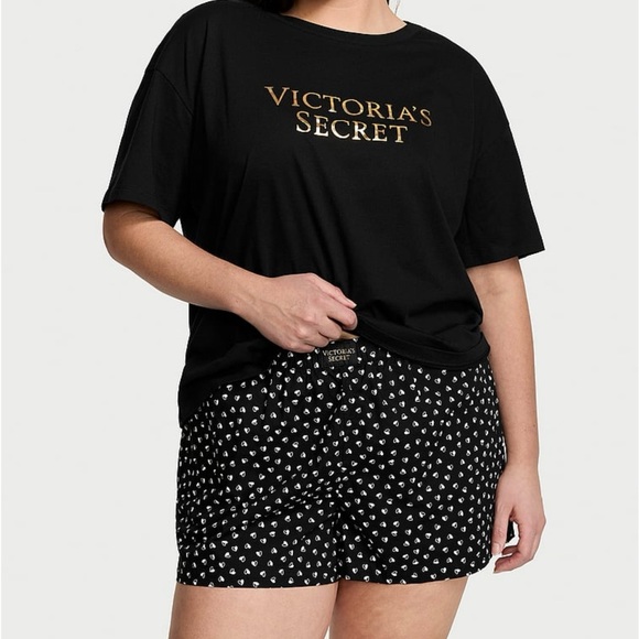 VS in black hearts pajamas - Picture 3 of 6